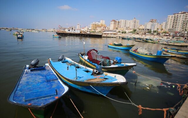 Des bateaux de pêcheur à Gaza City, le 13 juin 2019. (Crédit : Hassan Jedi/Flash90)