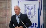 Yoav Gallant lors d'une cérémonie à Jérusalem, le 18 mai 2020. (Crédit : Olivier Fitoussi/Flash90)