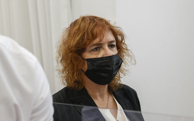 Liat Ben-Ari, la procureure dans le procès pour corruption du Premier ministre Benjamin Netanyahu, arrive à la cour de district de Jérusalem, le 7 avril 2021. (Crédit : Yonatan Sindel/FLASH90) Liat Ben-Ari, la procureure dans le procès pour corruption du Premier ministre Benjamin Netanyahu, arrive à la cour de district de Jérusalem, le 7 avril 2021. (Crédit : Yonatan Sindel/FLASH90)
