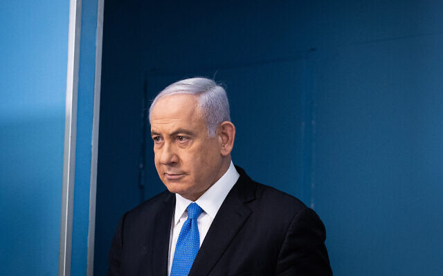 Le Premier ministre Benjamin Netanyahu lors d'une conférence de presse à son bureau de Jérusalem, le 20 avril 2021. (Crédit : Yonatan Sindel / Flash90) Le Premier ministre Benjamin Netanyahu lors d'une conférence de presse à son bureau de Jérusalem, le 20 avril 2021. (Crédit : Yonatan Sindel / Flash90)