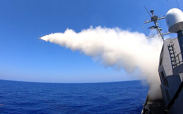 Le missile Sea Serpent d'IAI en action, tiré depuis un navire. (Autorisation)