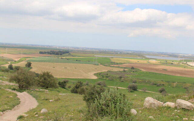 Le panorama depuis le sommet de Tel Tzafit. (Shmuel Bar-Am)