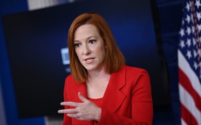 La porte-parole de la Maison-Blanche Jen Psaki pendant une conférence de presse à la Maison-Blanche, à Washington, le 12 avril 2021. (Crédit : Brendan SMIALOWSKI / AFP) La porte-parole de la Maison-Blanche Jen Psaki pendant une conférence de presse à la Maison-Blanche, à Washington, le 12 avril 2021. (Crédit : Brendan SMIALOWSKI / AFP)