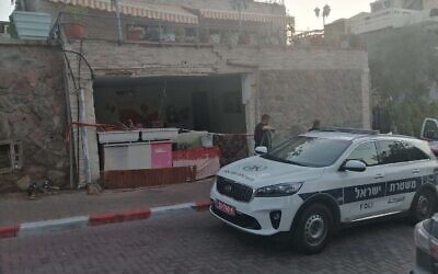 La scène d'un meurtre présumé à Eilat, le 27 mai 2021. (Crédit : Police israélienne)