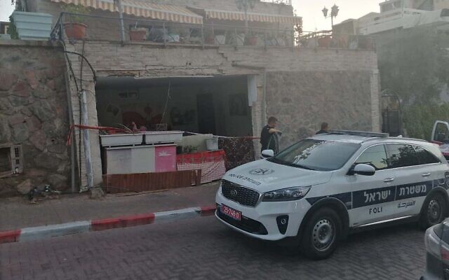 La scène d'un meurtre présumé à Eilat, le 27 mai 2021. (Crédit : Police israélienne)