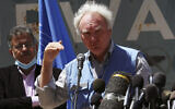 Matthias Schmale, directeur de l'UNRWA, pendant une conférence de presse au siège de l'UNRWA à Gaza City, le 19 mai 2021. (Crédit : AP Photo/Adel Hana)