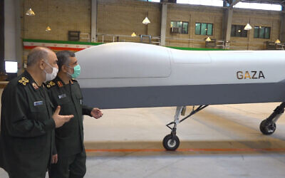 Sur cette photo publiée le 21 mai 2021 par Sepahnews, le site Internet des Gardiens de la révolution iranienne, un nouveau drone de combat baptisé "Gaza" est exposé dans un lieu non divulgué en Iran. (Crédit : Sepahnews via AP)