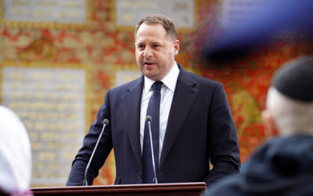 Le chef du bureau présidentiel de l'Ukraine, Andrii Yermak, lors d'une cérémonie d'hommage aux Justes des Nations, le 19 mai 2021. (Crédit : PRNewsWire) Le chef du bureau présidentiel de l'Ukraine, Andrii Yermak, lors d'une cérémonie d'hommage aux Justes des Nations, le 19 mai 2021. (Crédit : PRNewsWire)