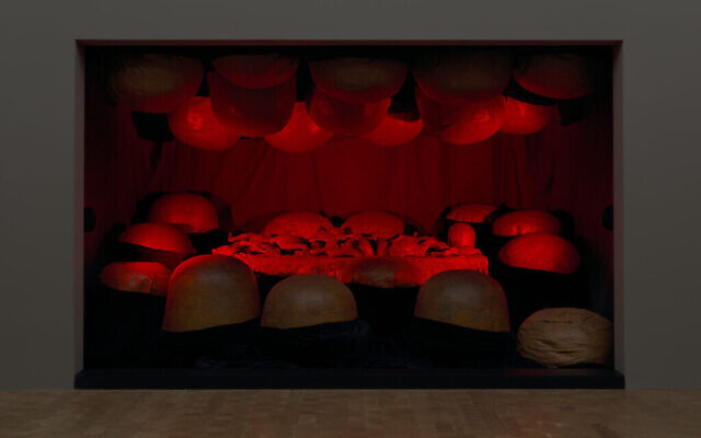 "La destruction du père" par  Louise Bourgeois, au musée juif de New York. (Crédit : Collection Glenstone Museum, Potomac, MD. © The Easton Foundation/ Licensed by VAGA at Artists Rights Society, New York/ Photo: Ron Amstutz)