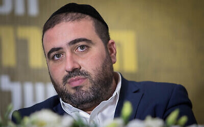 Le député Moshe Arbel lors d'un événement de campagne, le 22 juillet 2019. (Crédit : Noam Revkin FentonFlash90)