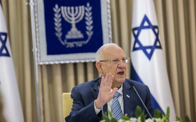 Le président Reuven Rivlin rencontre le parti Yesh Atid à la résidence du président à Jérusalem, le 5 avril 2021. (Yonatan Sindel/Flash90)