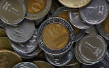 Des shekels israéliens. (Crédit : Orel Cohen/FLASH90)