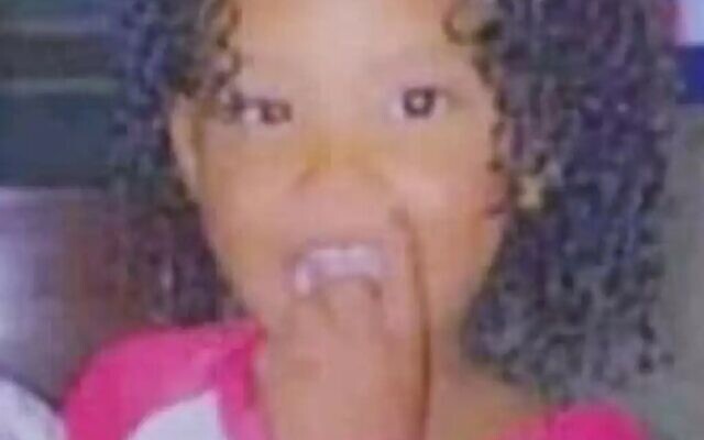 Hanaan Juhar, 3 ans, qui avait été blessée dans un incendie à son domicile de la ville de Jisr az-Zarqa et qui est morte le 10 mai 2021. (Autorisation) Hanaan Juhar, 3 ans, qui avait été blessée dans un incendie à son domicile de la ville de Jisr az-Zarqa et qui est morte le 10 mai 2021. (Autorisation)