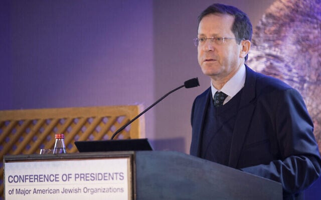Le président de l'Agence juive, Isaac Herzog, lors de la conférence de la CoP (Conference of Presidents of Major American Jewish Organizations) à Jérusalem, le 18 février 2019. (Crédit : Hadas Parush/Flash90) Le président de l'Agence juive, Isaac Herzog, lors de la conférence de la CoP (Conference of Presidents of Major American Jewish Organizations) à Jérusalem, le 18 février 2019. (Crédit : Hadas Parush/Flash90)