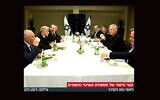 Un site d'information ultra-orthodoxe en Israël a flouté le visage de la seule femme sur une photo publiée le 7 juin 2021. (Capture d'écran de Behadrei Haredim via JTA)