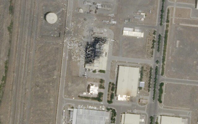 Les suites d'une explosion et d'un incendie dans une usine d'assemblage de centrifugeuses avancées sur le site nucléaire iranien de Natanz, le 5 juillet 2020. (Planet Labs Inc. via AP) Les suites d'une explosion et d'un incendie dans une usine d'assemblage de centrifugeuses avancées sur le site nucléaire iranien de Natanz, le 5 juillet 2020. (Planet Labs Inc. via AP)