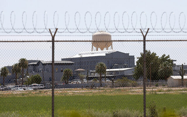 La prison d'État de Florence, en Arizona, qui abrite la chambre à gaz de l'État, le 23 juillet 2014. (Crédit : AP) La prison d'État de Florence, en Arizona, qui abrite la chambre à gaz de l'État, le 23 juillet 2014. (Crédit : AP)