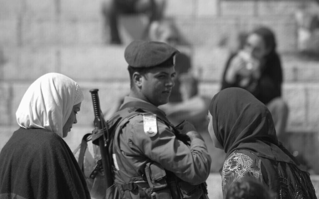 Une des premières photos prises par le photographe Blake Ezra, lors d'un voyage en Israël. (Crédit : Blake Ezra)