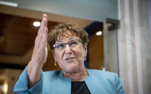 Miriam Peretz, alors candidate à la présidence, à la Knesset, le 1er juin 2021. (Crédit : Yonatan Sindel/Flash90) Miriam Peretz, alors candidate à la présidence, à la Knesset, le 1er juin 2021. (Crédit : Yonatan Sindel/Flash90)