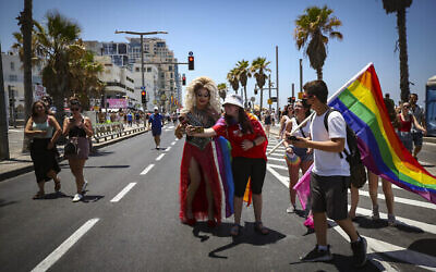 La Gay Pride de Tel Aviv, le 25 juin 2021. (Crédit : Miriam Alster/Flash90)