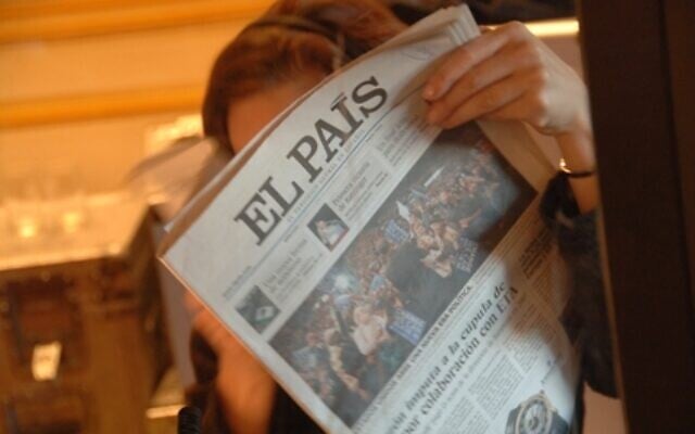 Le journal El País. (Crédit : European People's Party / CC BY 2.0)