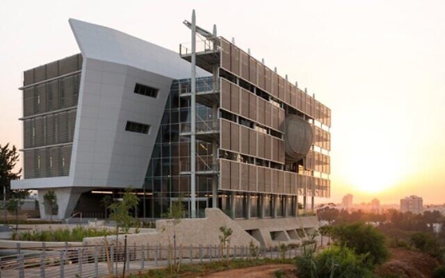 Le bâtiment Porter des Etudes environnementales de l'Université de Tel Aviv. (Crédit : Shai Epstein)