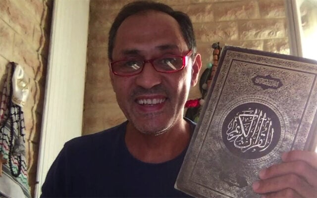 Ahmed Moualek (Crédit : Capture d'écran/YouTube via JTA)