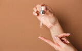 Illustration : un vaccin à administrer par voie orale. (Crédit : zsv3207 via iStock by Getty Images)