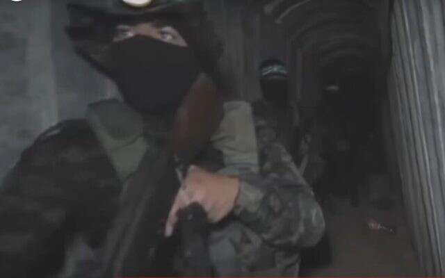 Vidéo diffusée par la chaîne Al Jazeera montrant le système de tunnels du Hamas sous la bande de Gaza, le 5 juin 2021 (Crédit : capture d'écran).