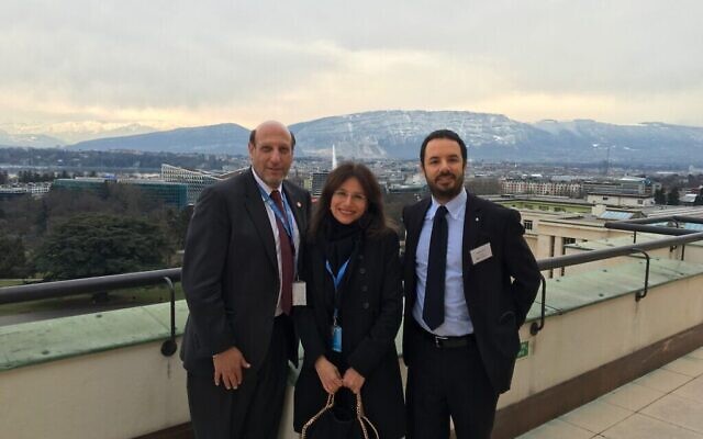 Anita Winter sur le toit de l'ONU à Genève avec une délégation de la Bnai Brith. (Courtoisie)