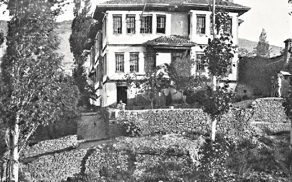 Upper House at Yozgad, where Jones held his first séances. (Sandes, 'In Kut and Captivity,' 1919)