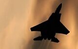 Photo d'illustration d'un avion de chasse F-15 israélien.(Crédit : Tsahi Ben-Ami/Flash90)