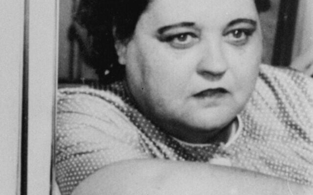 Gladys Love Presley, mère du chanteur de rock'n roll Elvis Presley, en 1957. (Crédit : Photo AP)
