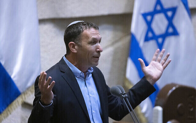 Matan Kahana, ministre des Affaires religieuses, s'exprimant à la Knesset, le 28 juin 2021. (Crédit : Olivier Fitoussi/Flash90) Matan Kahana, ministre des Affaires religieuses, s'exprimant à la Knesset, le 28 juin 2021. (Crédit : Olivier Fitoussi/Flash90)