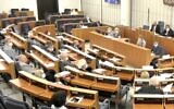 Le sénat polonais lors du débat controversé sur la restitution des biens. (Capture d'écran : Facebook)