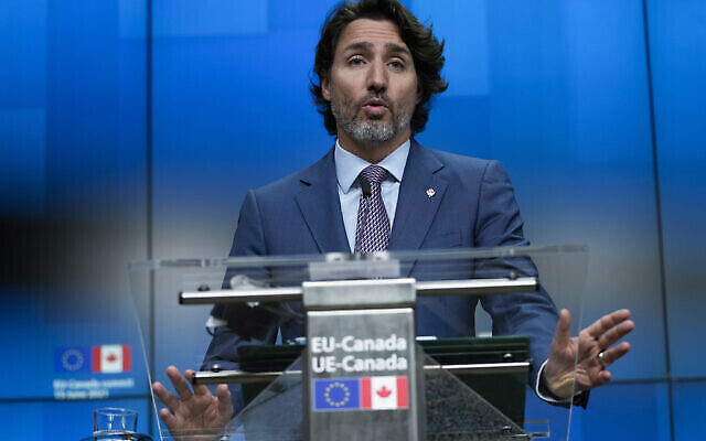 Le Premier ministre canadien Justin Trudeau s'exprime lors d'une conférence de presse à la fin d'un sommet UE-Canada au bâtiment du Conseil européen à Bruxelles, mardi 15 juin 2021. (Crédit : AP Photo/Francisco Seco) Le Premier ministre canadien Justin Trudeau s'exprime lors d'une conférence de presse à la fin d'un sommet UE-Canada au bâtiment du Conseil européen à Bruxelles, mardi 15 juin 2021. (Crédit : AP Photo/Francisco Seco)