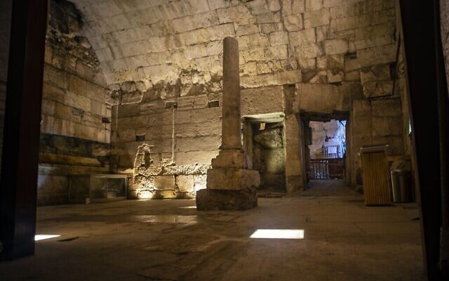 Vestiges du magnifique bâtiment vieux de 2000 ans récemment excavé et qui doit être ouvert au public dans le cadre de la visite des tunnels du Mur occidental dans la vieille ville de Jérusalem. (Yaniv Berman/Autorité israélienne des antiquités)