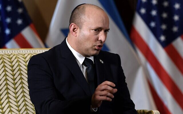 Le Premier ministre Naftali Bennett s'exprime lors d'une rencontre avec le secrétaire d'État américain Antony Blinken à l'hôtel Willard à Washington, DC, le 25 août 2021. (Olivier DOULIERY / POOL / AFP) Le Premier ministre Naftali Bennett s'exprime lors d'une rencontre avec le secrétaire d'État américain Antony Blinken à l'hôtel Willard à Washington, DC, le 25 août 2021. (Olivier DOULIERY / POOL / AFP)