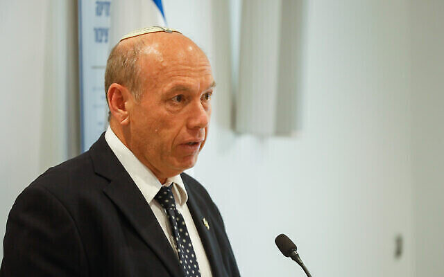 Le contrôleur d'État Matanyahu Englman assistant à une conférence de presse annonçant une enquête sur la tragédie du mont Meron, à Jérusalem, le 3 mai 2021. (Crédit : Olivier Fitoussi/Flash90) Le contrôleur d'État Matanyahu Englman assistant à une conférence de presse annonçant une enquête sur la tragédie du mont Meron, à Jérusalem, le 3 mai 2021. (Crédit : Olivier Fitoussi/Flash90)