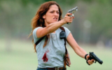 L'actrice israélienne Orna Fitousi, lors du tournage d'un film en 2013. (Crédit : Moshe Shai/ FLASH90)