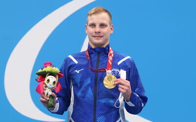 Le nageur paralympique israélien Mark Malyar participe à la finale du 200 mètres quatre nages individuel masculin aux Jeux de Tokyo, le 27 août 2021. (Crédit : Lilach Weiss/Comité paralympique israélien)