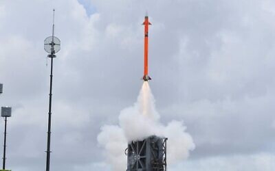 Illustration : Le missile MRSAM d'IAI lors d'un test en juin2016. (Crédit : courtoisie/Israel Aerospace Industries)