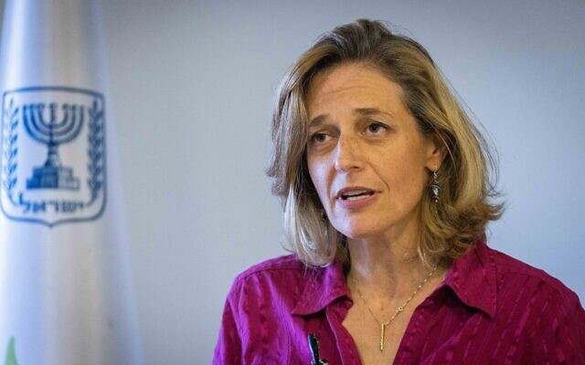Le Dr Sharon Alroy-Preis, chef des services de santé publique au ministère de la Santé, s'exprime lors d'une conférence de presse à Jérusalem, le 23 juin 2021. (Crédit: Yonatan Sindel/Flash90)