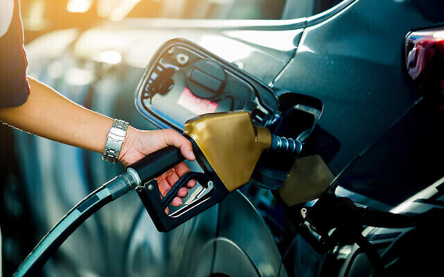 Un plein d’essence. (Koonsiri Boonnak, iStock sur Getty Images)