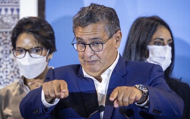 Le président du Rassemblement national des indépendants (RNI) du Maroc, Aziz Akhannouch, lors d'une conférence de presse dans la capitale Rabat, après que son parti soit arrivé en tête des élections législatives et locales, le 9 septembre 2021. (Crédit : FADEL SENNA / AFP)
