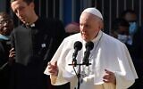 Le pape François s'exprime au centre Bethlehem pour les sans-abri à Bratislava, en Slovaquie, le 13 septembre 2021. (Crédit : Tiziana FABI / AFP)