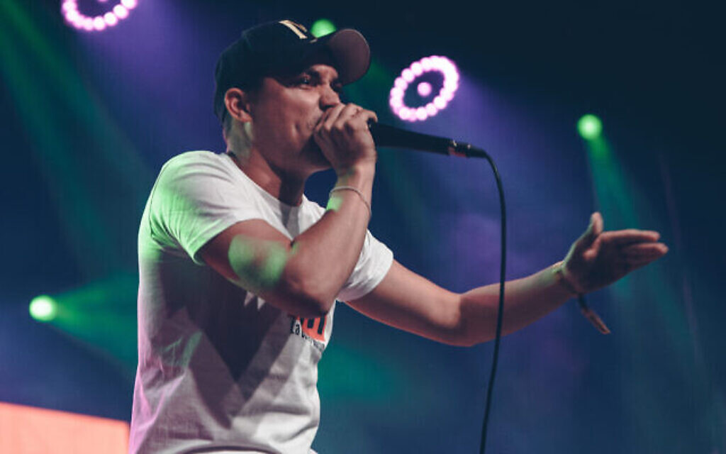 Le champion du monde de beatbox 2015, Alem, au concours de 2019. Alem a déclaré que le joker de Max l'avait rendu inquiet quant à ses chances de participer au Grand beatbox Battle. (Crédit : autorisation de Swissbeatbox)
