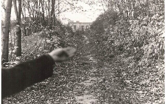 Le site de Babi Yar photographié en 1966 (Crédit : Joseph Schneider via la Bibliothèque nationale d'Israël) Le site de Babi Yar photographié en 1966 (Crédit : Joseph Schneider via la Bibliothèque nationale d'Israël)