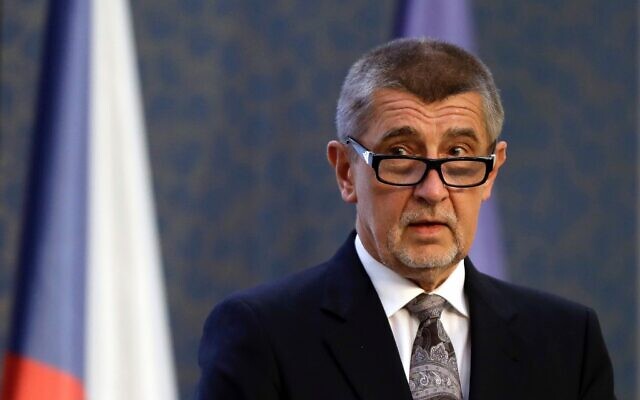 Andrej Babis lors d'une conférence de presse au siège du gouvernement à Prague, en 2018. (Crédit : AP Photo/Petr David Josek) Andrej Babis lors d'une conférence de presse au siège du gouvernement à Prague, en 2018. (Crédit : AP Photo/Petr David Josek)