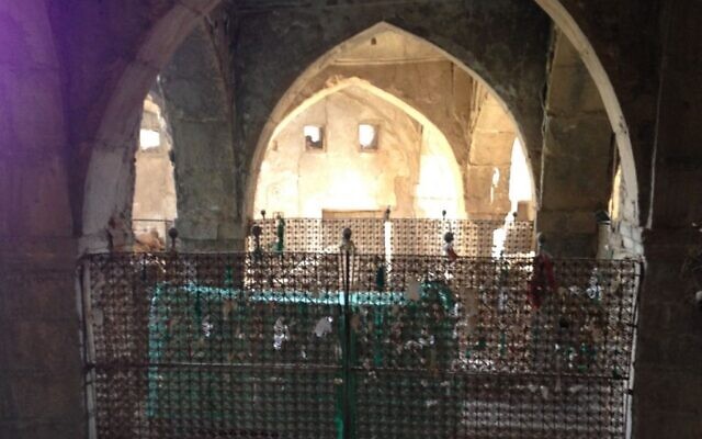 Le tombeau du prophète juif Nahum à  Alqosh, en Irak. (Crédit : CC BY-SA, Chaldean/Wikipedia)